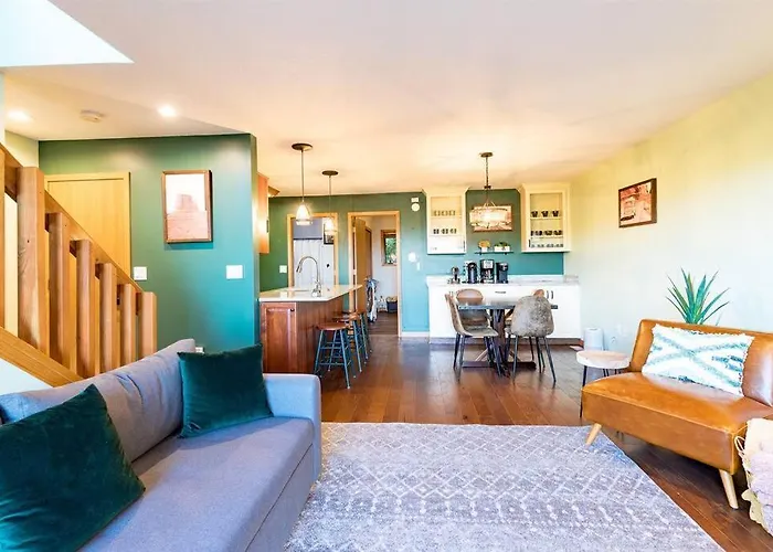 Relaxing 2bedroom Townhome W/playroom & Great View Hébergement de vacances Galena