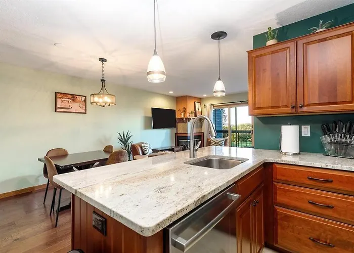 Relaxing 2bedroom Townhome W/playroom & Great View Hébergement de vacances *