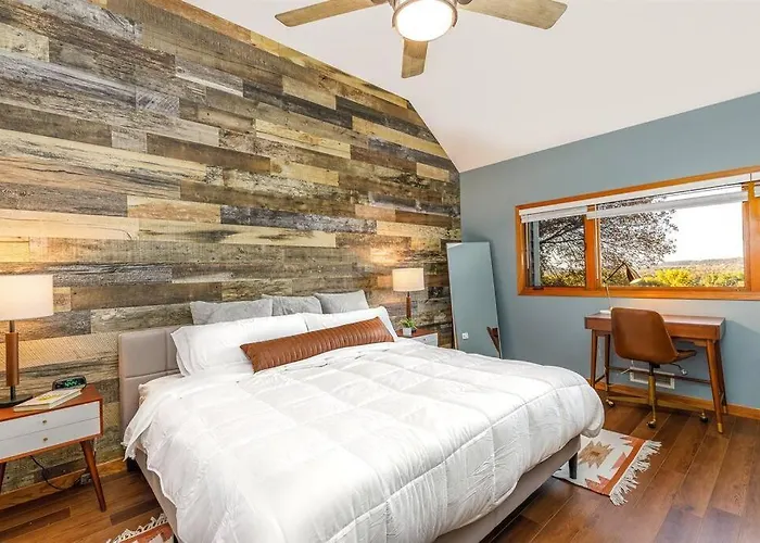 Relaxing 2bedroom Townhome W/playroom & Great View Holiday home *