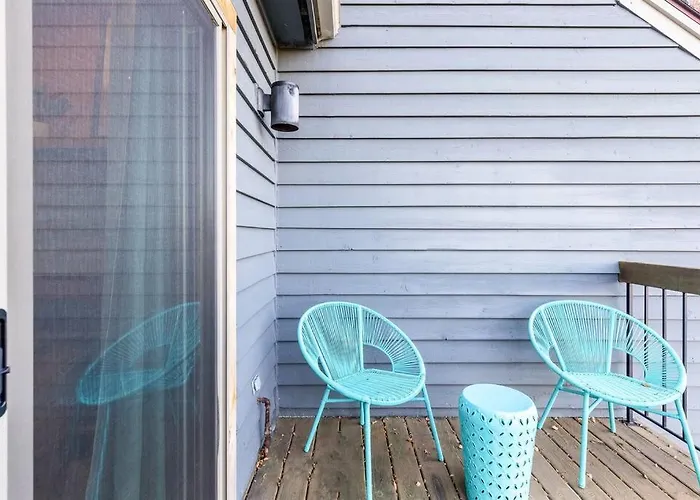 Relaxing 2bedroom Townhome W/playroom & Great View