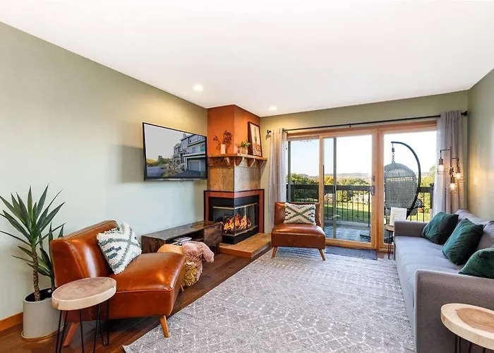Relaxing 2bedroom Townhome W/playroom & Great View *