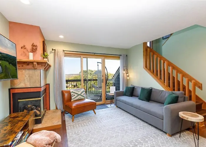 Relaxing 2bedroom Townhome W/playroom & Great View *